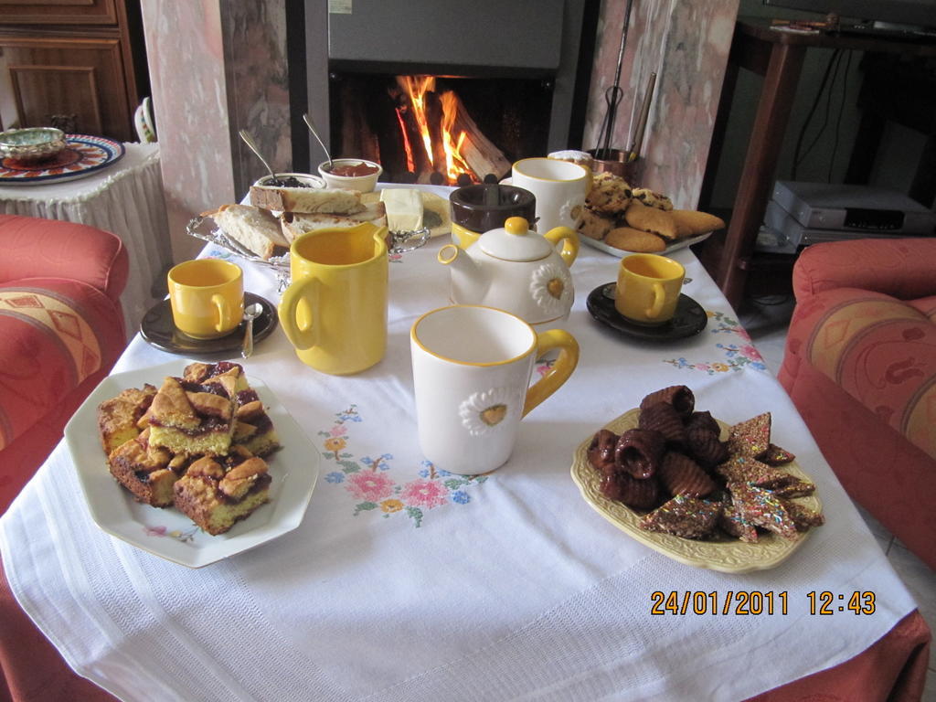 Bed and Breakfast Montagne Rocciose à Frascineto Extérieur photo
