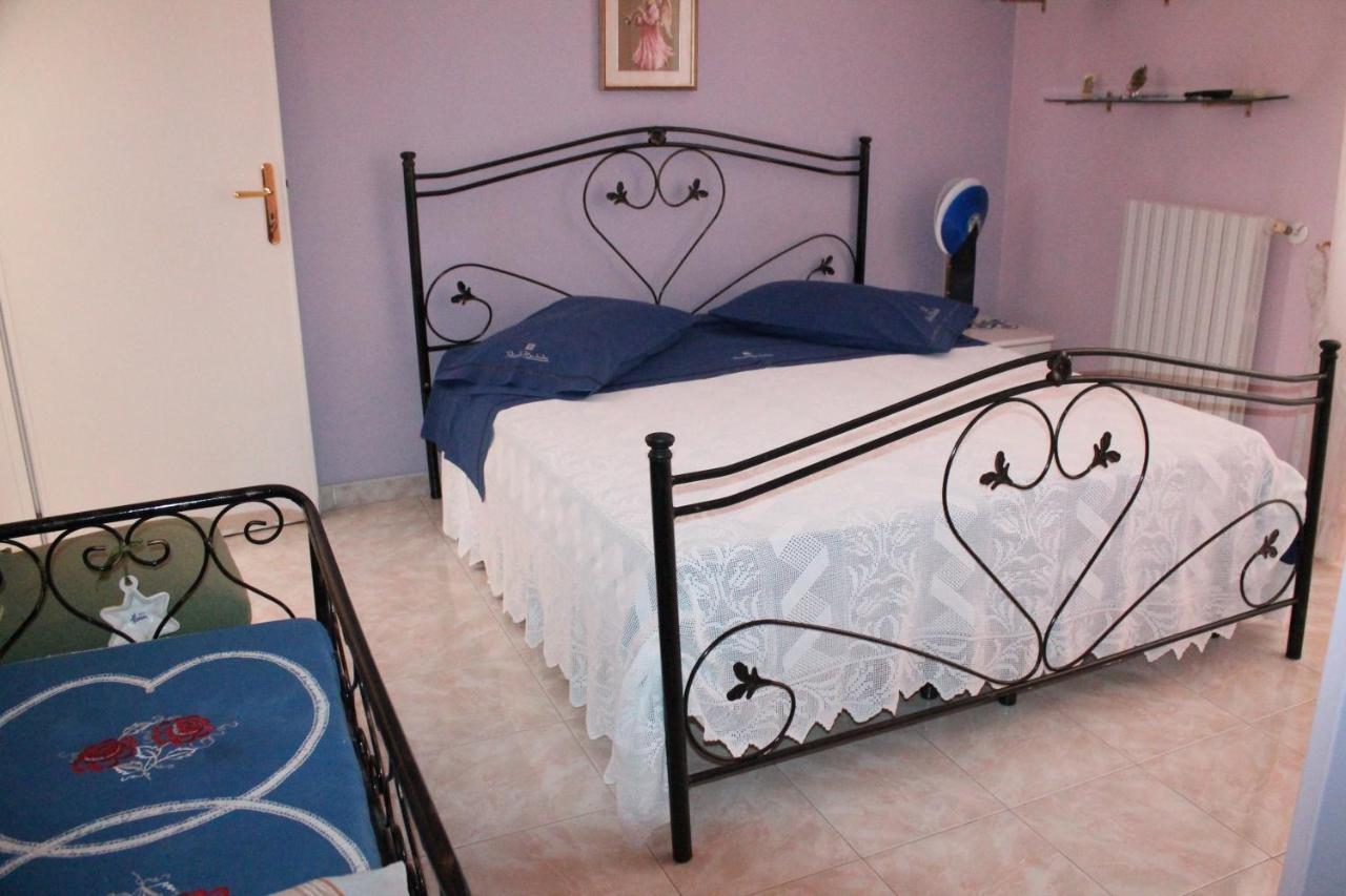 Bed and Breakfast Montagne Rocciose à Frascineto Extérieur photo